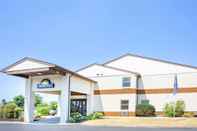 Others Days Inn by Wyndham Lancaster PA Dutch Country