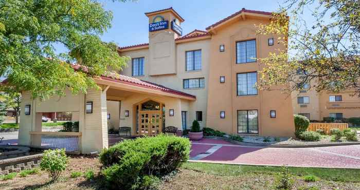 Others Days Inn & Suites by Wyndham Arlington Heights