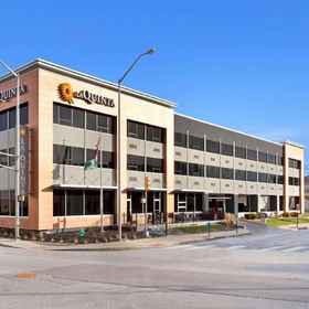 Primary image 1 La Quinta Inn & Suites by Wyndham Indianapolis Downtown, Fountain Square Theatre Hotels