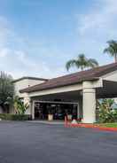 Imej utama Howard Johnson Hotel&Conf Cntr by Wyndham Fullerton/Anaheim