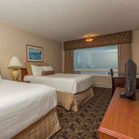 Primary image1紐波特海濱希洛飯店,Edge Art Gallery飯店