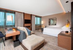 Lain-lain 5 Sheraton Grand Tbilisi Metechi Palace
