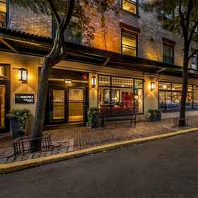 Primary image 1 Staypineapple, A Delightful Hotel, South End, Agganis Arena Hotels