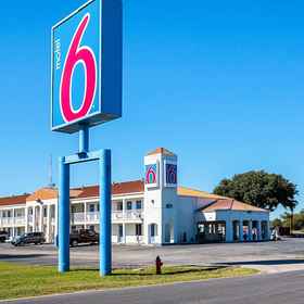 Primary image1德克薩斯朗德羅克 6 號汽車旅館,文艺复兴广场飯店