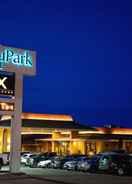 Imej utama Mirabeau Park Hotel & Convention Center