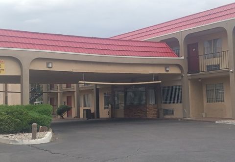 Others Tree Inn & Suites Albuquerque.
