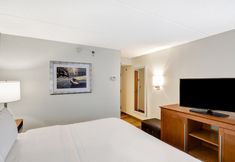 其他 4 Hampton Inn Albany-Wolf Road (Airport)