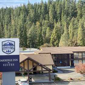 Primary image1Oakridge Inn & Suites,莱恩县飯店