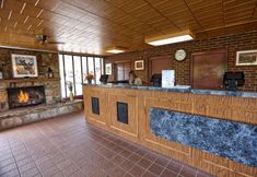 อื่นๆ 2 Wild Bear Inn