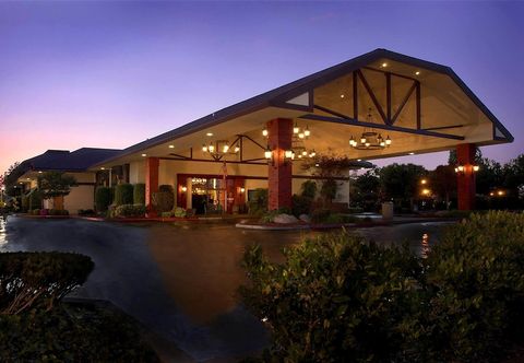 Lain-lain University Square Hotel