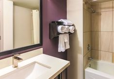 기타 7 La Quinta Inn & Suites by Wyndham Colorado Springs North