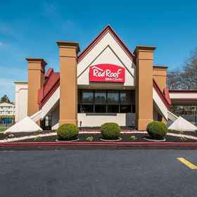 Primary image1Red Roof Inn & Suites Newark - University,鲍勃·卡彭特中心飯店