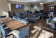 Lainnya 6 Comfort Inn University