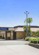 Imej utama Howard Johnson by Wyndham Winter Haven FL