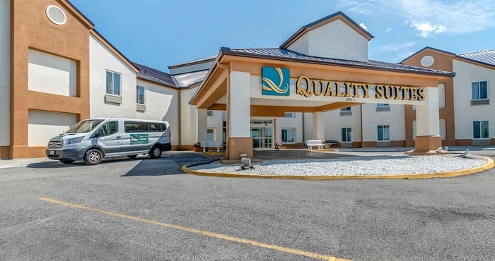 Lainnya Quality Suites Kansas City International Airport