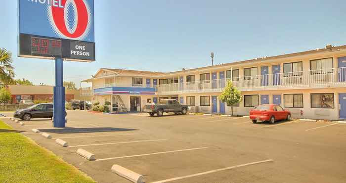 อื่นๆ Motel 6 Fresno, CA - Blackstone North