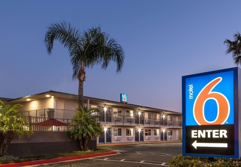 Others Motel 6 Fontana, CA