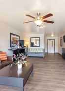 Lobi Extended Stay America Suites Wichita East