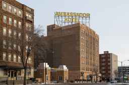 Ambassador Hotel Milwaukee, Trademark Collection by Wyndham, Rp 2.733.864