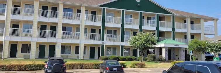 Others HomeTowne Studios by Red Roof Dallas - Irving