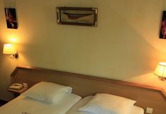기타 5 Hotel Foch
