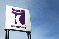 อื่นๆ Knights Inn Rossford