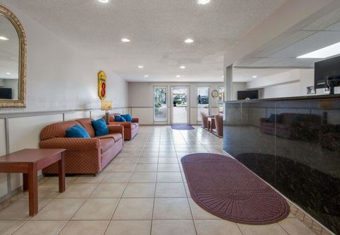 Lainnya Super 8 by Wyndham College Station