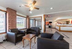 기타 4 Econo Lodge Inn & Suites