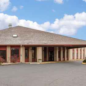 Primary image 1 Quality Inn Macomb near University Area, Hotel McDonough County