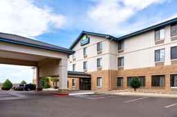 Days Inn & Suites by Wyndham Denver International Airport, SGD 235.06