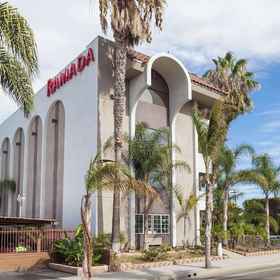 Primary image1Ramada by Wyndham Oceanside,Sleeping Tiger Coffees飯店