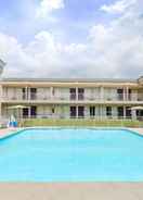 Imej utama Days Inn by Wyndham Greensboro Airport