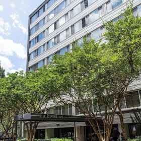 Primary image1The River Inn,哥伦比亚特区公寓