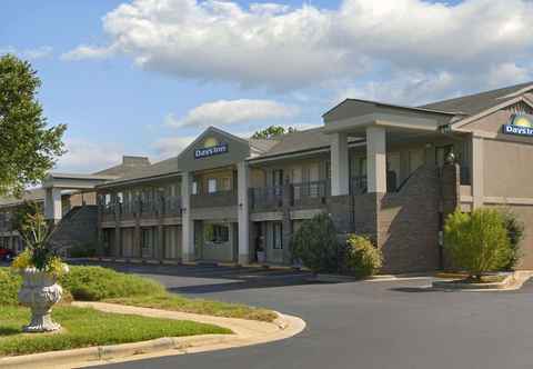 Others Days Inn by Wyndham Raleigh Glenwood-Crabtree