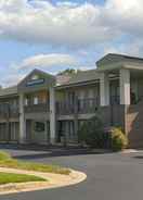 Imej utama Days Inn by Wyndham Raleigh Glenwood-Crabtree