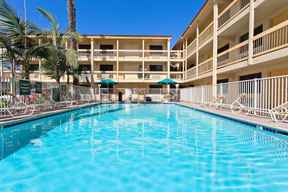 La Quinta Inn by Wyndham Costa Mesa / Newport Beach