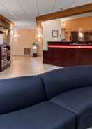 Lobi Best Western Plus Reading Inn & Suites