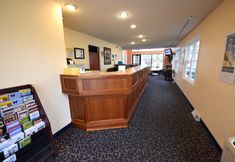 Others 2 Days Inn by Wyndham Mackinaw City - Lakeview