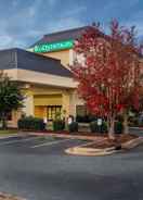 Imej utama La Quinta Inn & Suites by Wyndham Charlotte Airport North