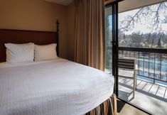 Lain-lain 5 Riverside Inn