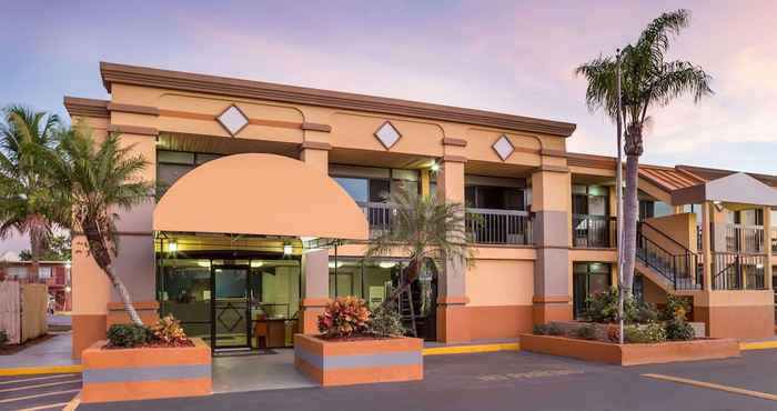 Others Travelodge by Wyndham Fort Myers North