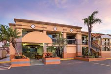 อื่นๆ Travelodge by Wyndham Fort Myers North