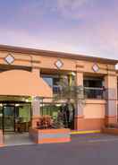 Imej utama Travelodge by Wyndham Fort Myers North