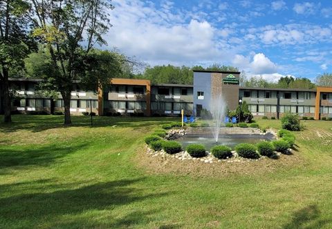 Others Wingate by Wyndham Lake George