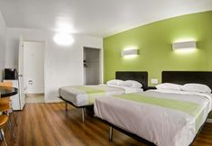 Others 3 Motel 6 Visalia, CA