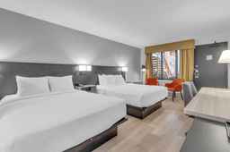 Seven Oaks Hotel Regina, USD 129.17