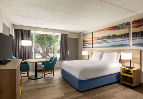 Others Days Inn by Wyndham Cocoa Beach Port Canaveral
