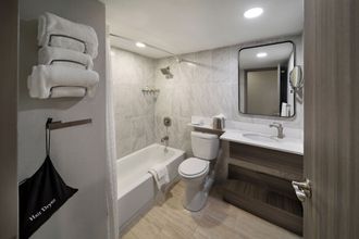 Lainnya 4 Ramada by Wyndham DFW Airport