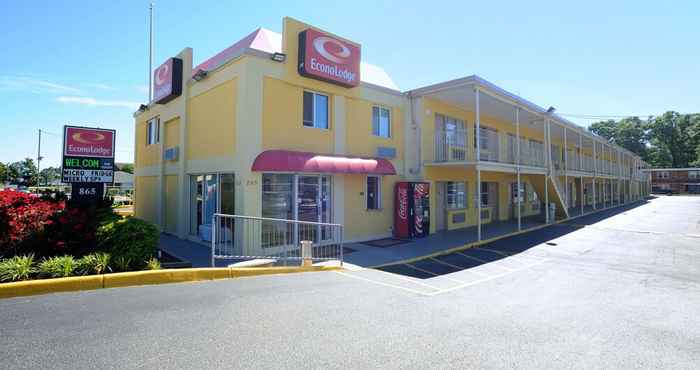 Lainnya Econo Lodge at Military Circle