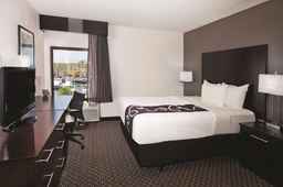 La Quinta Inn & Suites by Wyndham Charleston Riverview, SGD 174.59